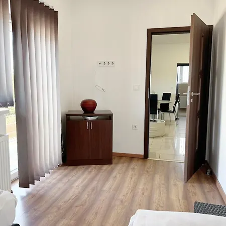 Apartament White