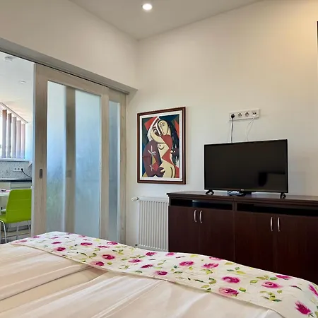 Apartament White